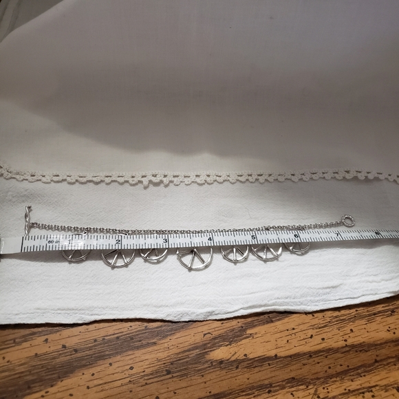 Beautiful sterling silver Dean Harris Peace Sign Bracelet - Picture 3 of 6